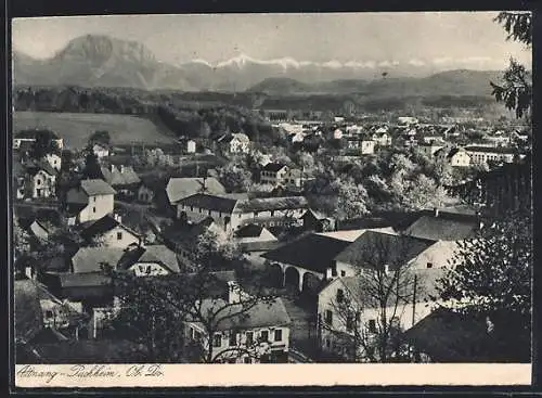 AK Attnang-Puchheim, Totalansicht mit Bergpanorama aus der Vogelschau