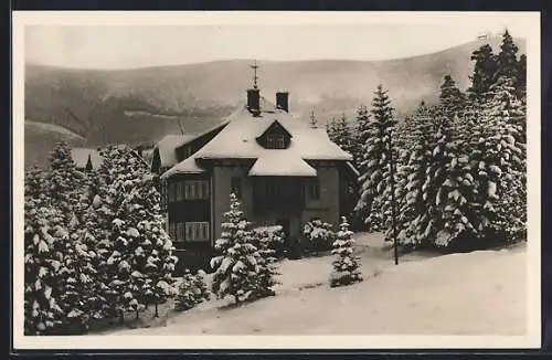 AK Ober-Krummhübel i. Rsgb., Post-Erholungsheim Villa Heinrich im Schnee