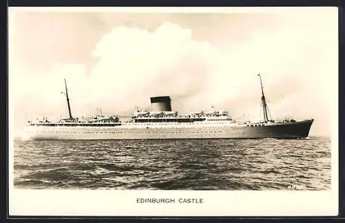 AK Passagierschiff Edinburgh Castle auf hoher See, Union-Castle Line