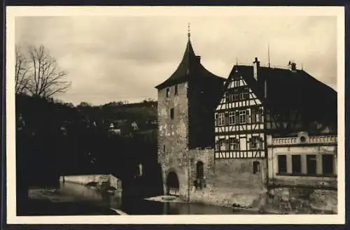 AK Schwäbisch Hall, Uferpartie mit Fachwerkhaus