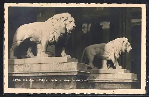 AK München, Feldherrnhalle mit Löwen