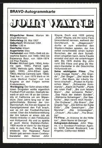 AK Schauspieler John Wayne mit Hut und Halstuch