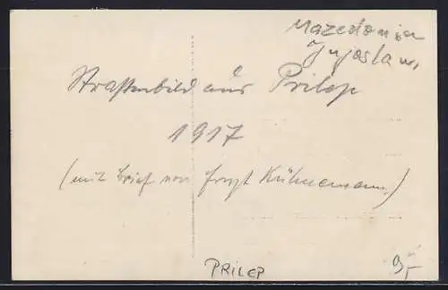 Foto-AK Prilep, Anwohner auf einer Strasse, 1917