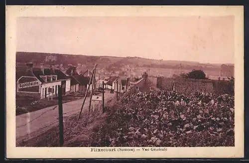AK Flixecourt, Vue générale du village et des champs adjacents