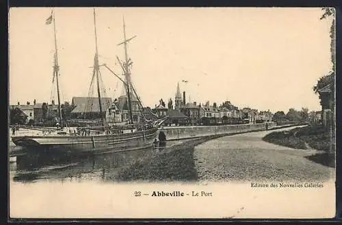 AK Abbeville, Le Port avec voiliers amarrés le long du quai