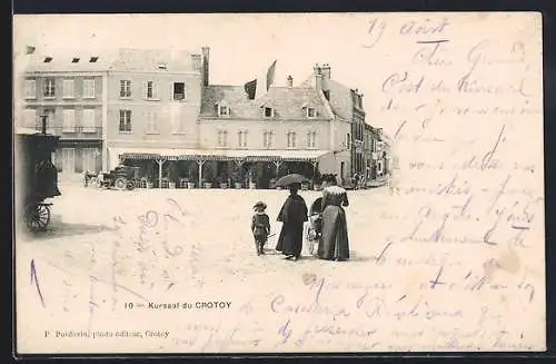 AK Crotoy, Le Kursaal du Crotoy et la place animée