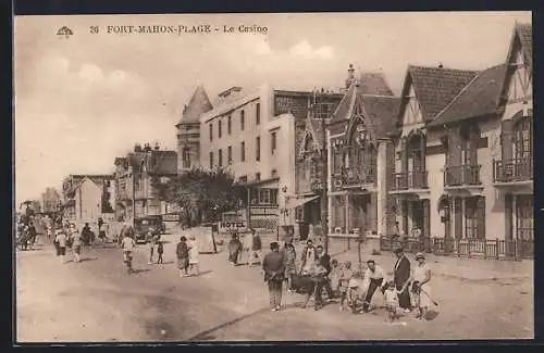 AK Fort-Mahon-Plage, Le Casino et rue animée avec passants et bâtiments historiques