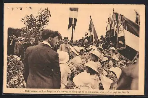 AK Grivesnes, Les drapeaux s`inclinent au moment où le Monument des 135e et 335e est dévoilé