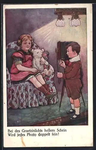 AK Bei Graetzinlichts hellem Schein wird jedes Photo doppelt fein, Fotoapparat, Teddybär, Reklame