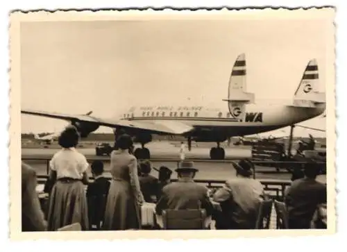 2 Fotografien Flugzeug, Lockheed L-1049 Constellation der TWA Trans World Airline