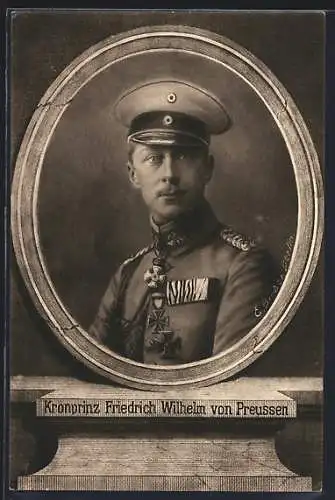 AK Portrait Kronprinz Wilhelm von Preussen in Uniform mit Orden