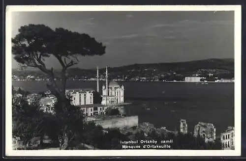 AK Istanbul, Ortaköy camii