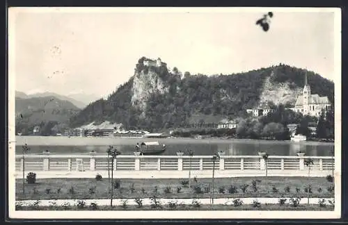 AK Bled, Panorama mit Anlagen, See und Burgblick