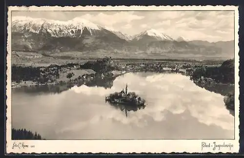 AK Bled, Gesamtansicht mit Insel und Gipfelpanorama