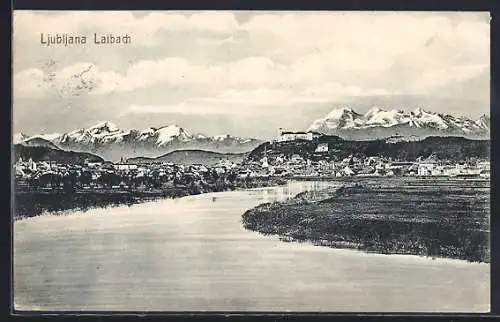 AK Ljubljana, Gesamtansicht mit Bergpanorama vom Wasser aus