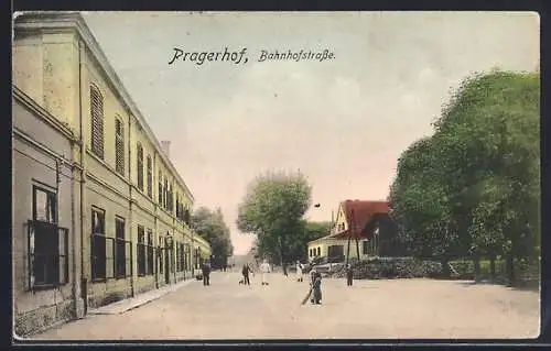 AK Pragerhof, Passanten in der Bahnhofstrasse