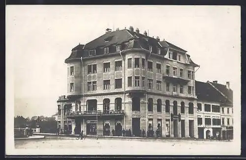 AK Marburg, Café Theresienhof mit Passanten