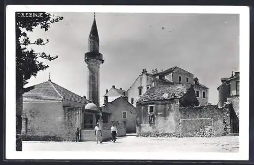 AK Trebinje, Strassenpartie mit Turm