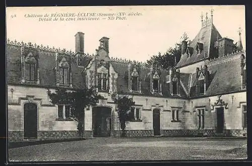 AK Régnier-Écluse, Détail de la cour intérieure du château (XVe siècle)