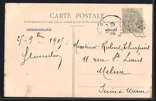 AK Péronne, Porte de Bretagne et rue pavée avec bâtiments historiques