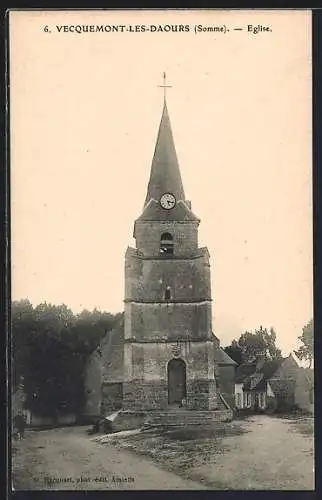 AK Vecquemont-les-Daours, Église avec clocher caractéristique du village