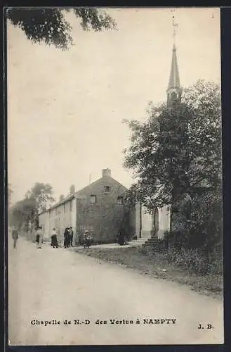AK Nampty, Chapelle de N.-D. des Vertus et rue animée