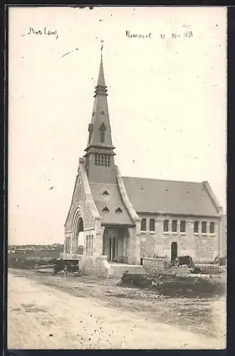 AK Rancourt, Église avec clocher élancé et route adjacente