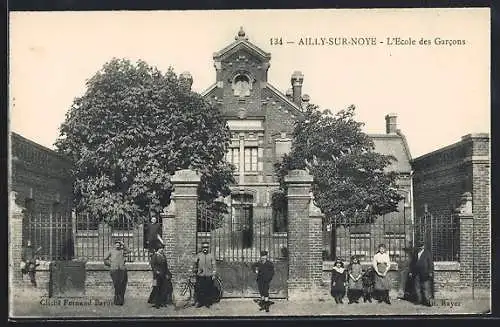 AK Ailly-sur-Noye, L`École des Garcons
