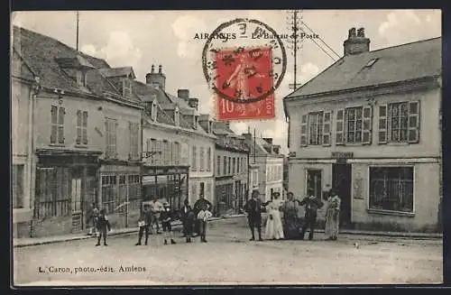 AK Airaines, Le Bureau de Poste avec des habitants devant le bâtiment