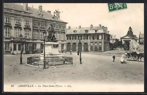 AK Abbeville, La Place Saint-Pierre