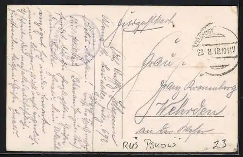 AK Pskow, Strassenpartie mit Blick zur Kirche