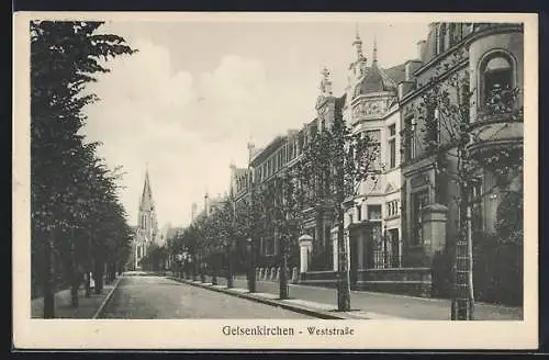 AK Gelsenkirchen, Weststrasse mit Blick zur Kirche