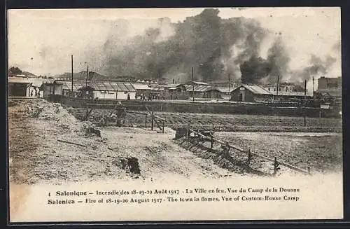 AK Salonique, Incendie de Aout 1917, la ville en feu, vue du Camp de la Douane