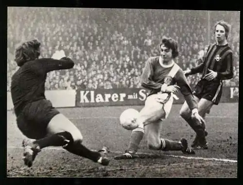 Fotografie Fussball-Bundesliga, FC Schalke 04 vs. Hannover 96, S04 Spieler Fischer komtzu Späöt