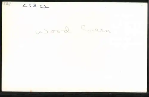 Fotografie Ansicht London-Wood Green, Eisenbahn Dampflok am Bahngleis
