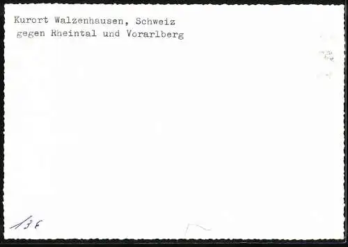 Fotografie unbekannter Fotograf, Ansicht Walzenhausen, Gasthaus Bahnhof mit Blick über die Stadt