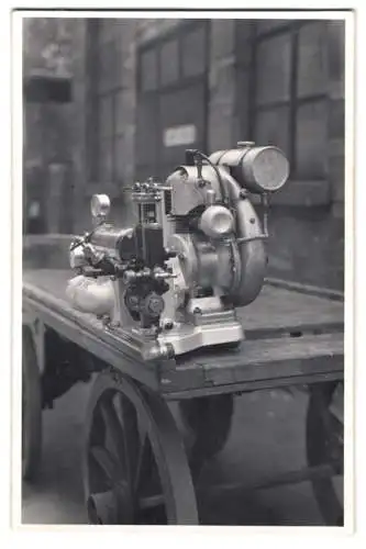 2 Fotografien Technik, Motorpumpe Platz Patria Z der Carl Platz GmbH Ludwigshafen a. Rh., Wasserpumpe