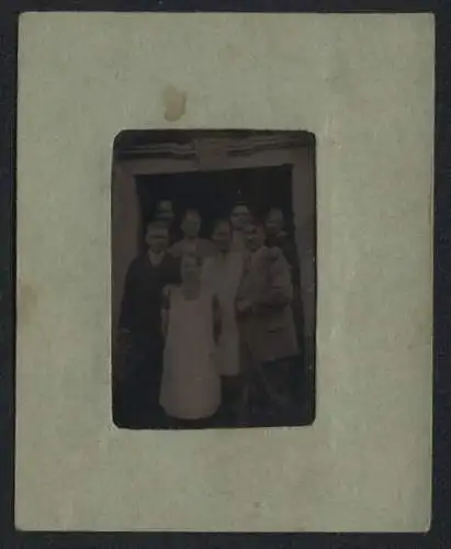 Fotografie Ferrotypie Familie mit ihrem Dienstmädchen