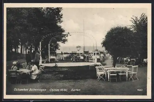 AK Boltenhagen /Ostsee, Ostsee-Hotel, Gartenpartie