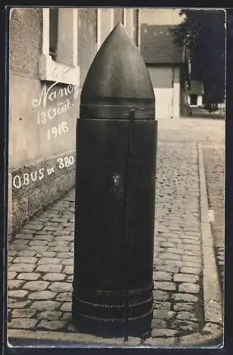 Foto-AK Nancy, Sprengkörper auf einer Strasse