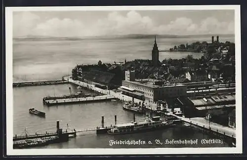 AK Friedrichshafen am Bodensee, Neuer Hafenbahnhof vom Flugzeug aus