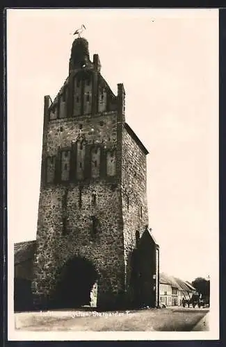 AK Lychen, Strassenpartie mit Stargarder Tor und Storchennest
