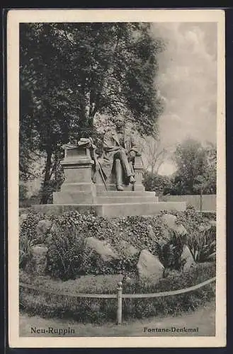 AK Neu-Ruppin, Partie am Fontane-Denkmal