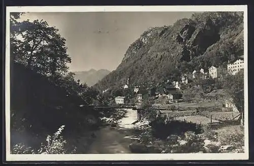 AK Castasegna, Ortsansicht vom Fluss aus