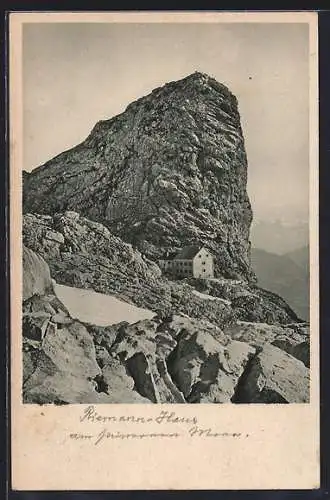AK Riemannhaus, Berghütte im Steinernen Meer mit dem Sommerstein