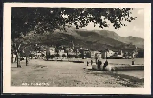 AK Makarska, Blick auf den Ort vom Ufer aus