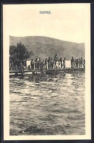 AK Ohrid, Kinder auf einem Steg