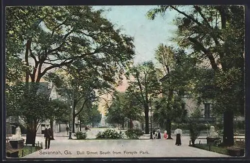AK Savannah, GA, Bull Street South from Forsyth Park