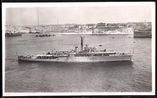Fotografie Kriegsschiff, HMS Mermaid U30 vor Malta