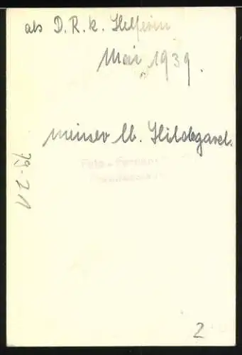 Fotografie junge Frau als Rot-Kreuz Helferin in Dienstuniform, 1939